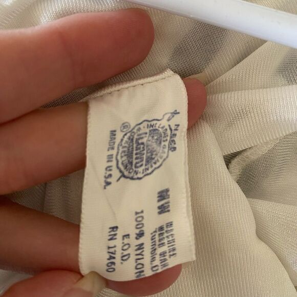 Aristocraft by Superior Vintage Robe Cottage White Lace Trim Large Fits Small - Picture 13 of 14